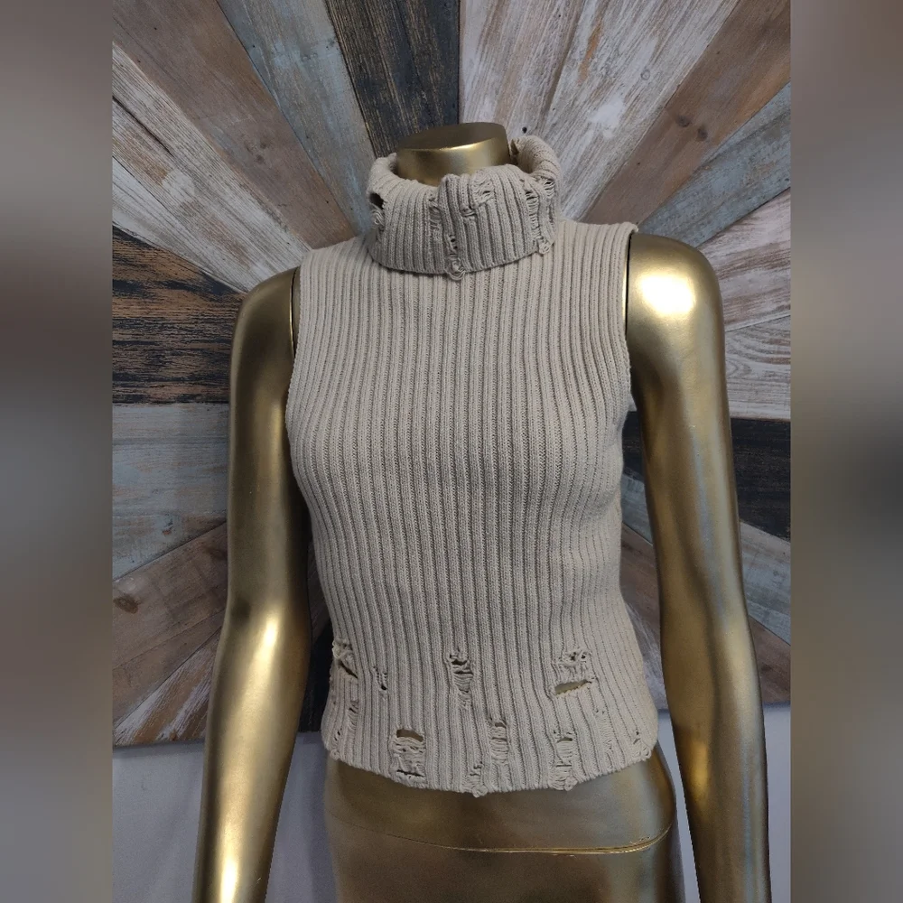UO SLEEVELESS TURTLENECK SWEATER Urban Outfitters - Picture 2 of 10